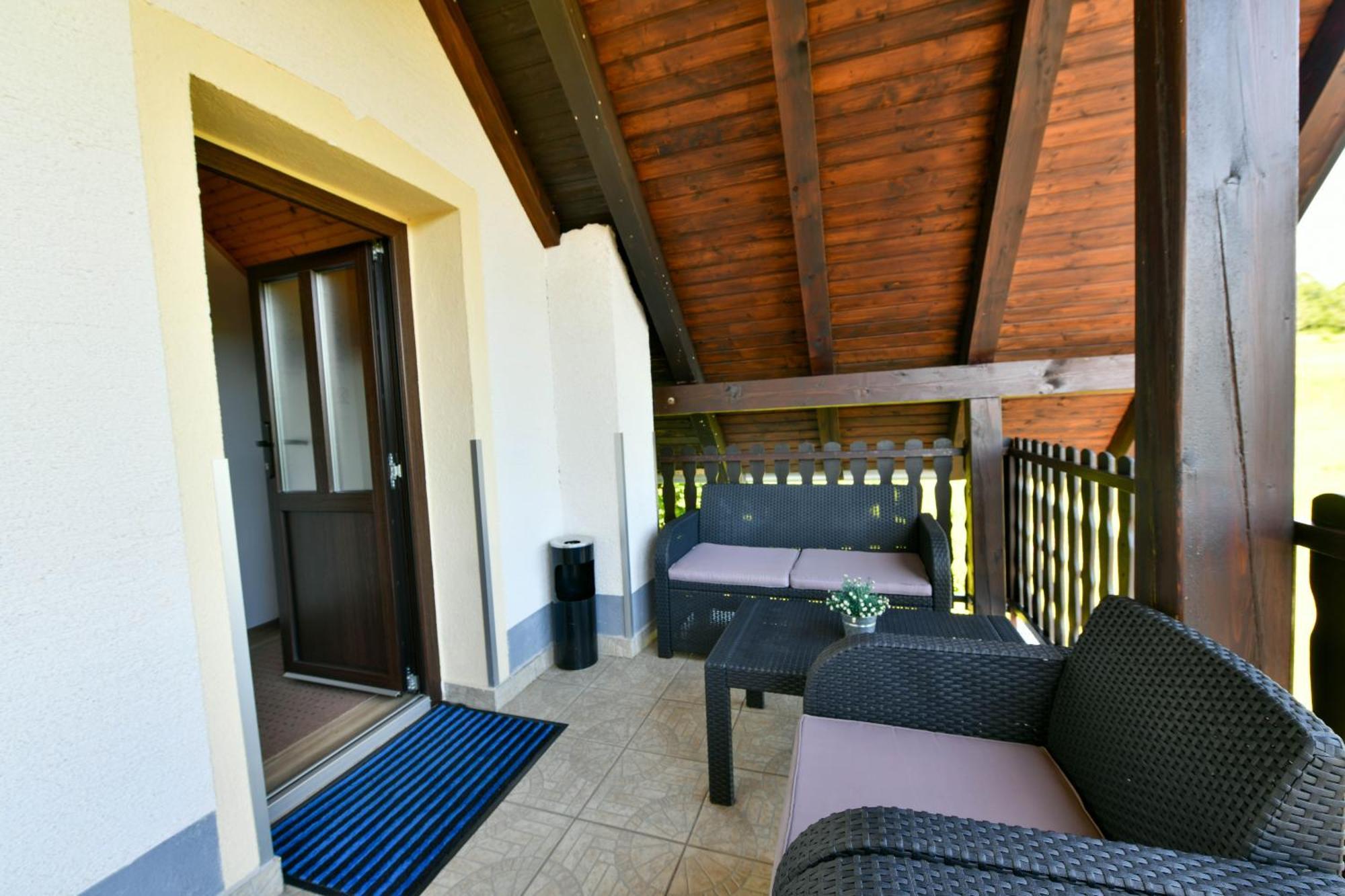 Apartment & Rooms Luketic Rastovaca Ngoại thất bức ảnh