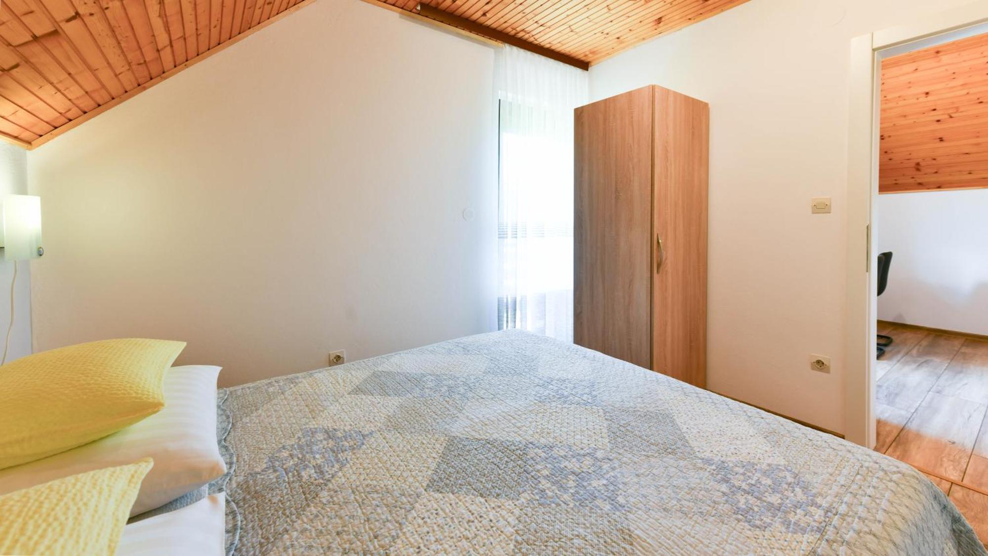 Apartment & Rooms Luketic Rastovaca Ngoại thất bức ảnh