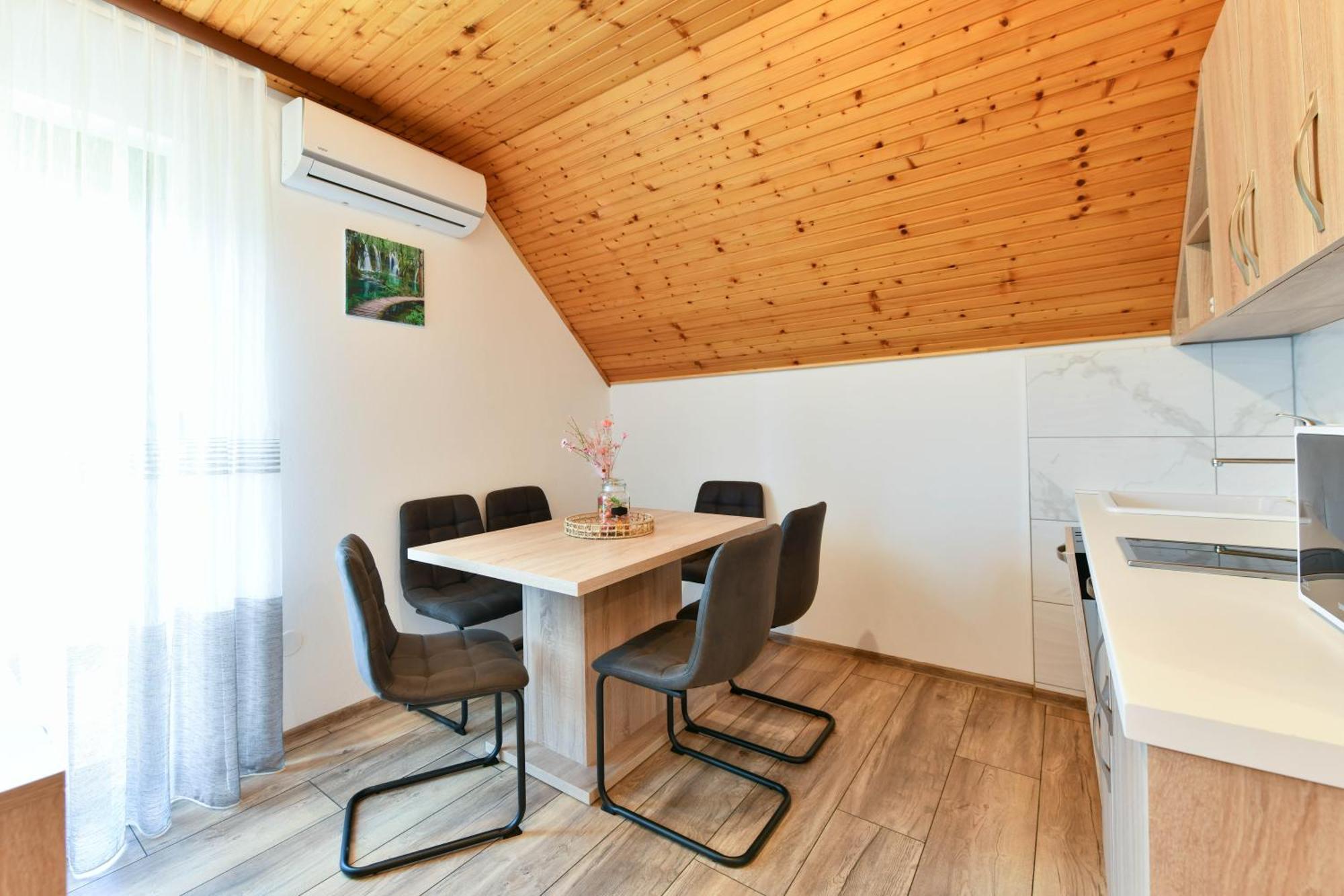 Apartment & Rooms Luketic Rastovaca Ngoại thất bức ảnh